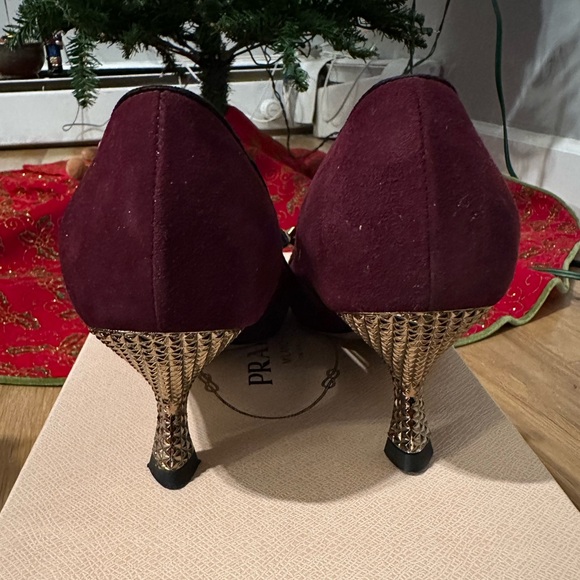 Like New! Prada kitten heel pumps (burgundy) size 36 - Picture 3 of 7